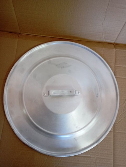 Продам кришку до каструлі 40л  алюмінієва ще колишня