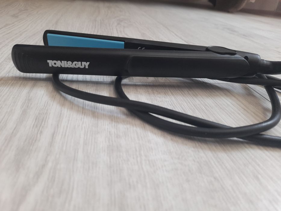 Prostownica do włosów TONI&GUY