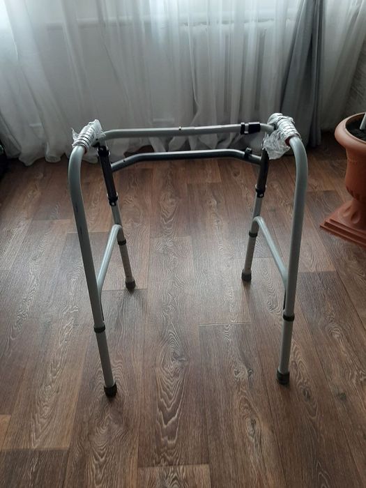 Ходунки для дорослих