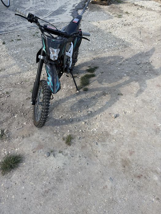 Witam sprzedam crossa 125 kxd w bardzi dobrym stanie
