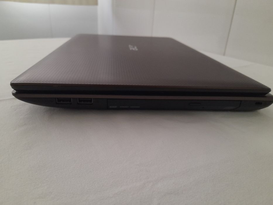 Portátil Acer | Processador: i5 | Ram: 8 GB | Carregador incluído