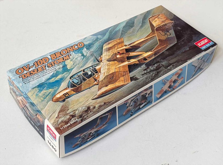 Academy_OV-10D Bronco “Desert Storm”. ESc.1:72. Completo e como novo.