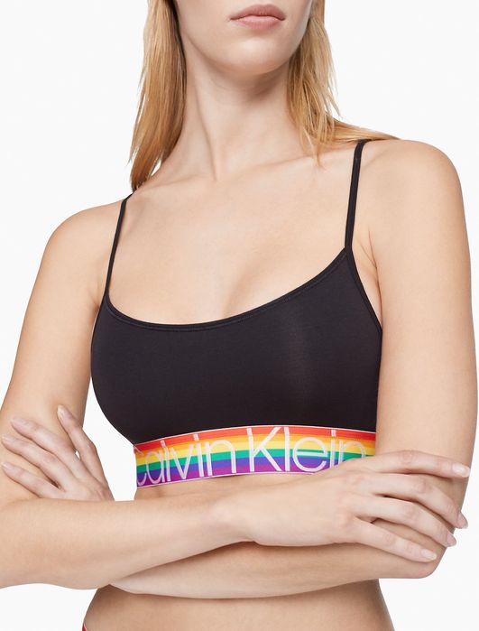 Топики Calvin Klein