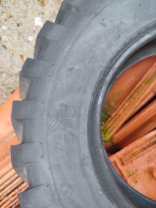 Pneu 7.50-16            .