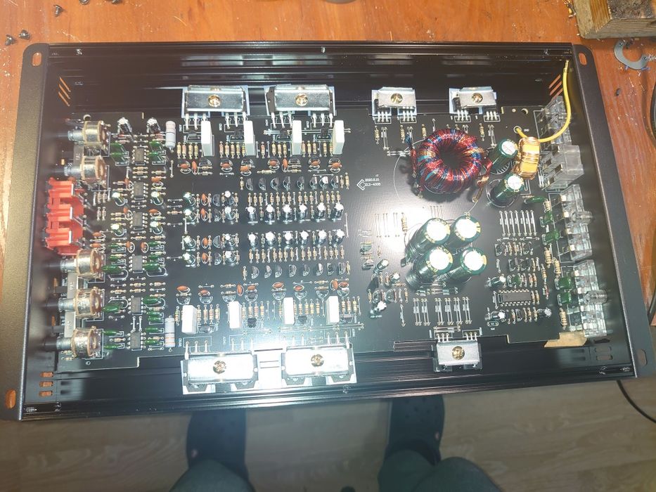 Усилитель автомобильный 4х канальный. АВ класса.Новый.