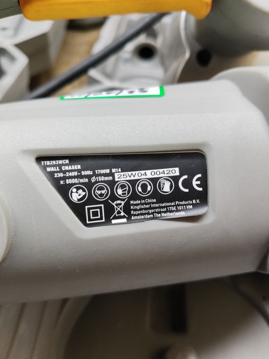 Bruzdownica titan 1700w do kabli  do podlogowki