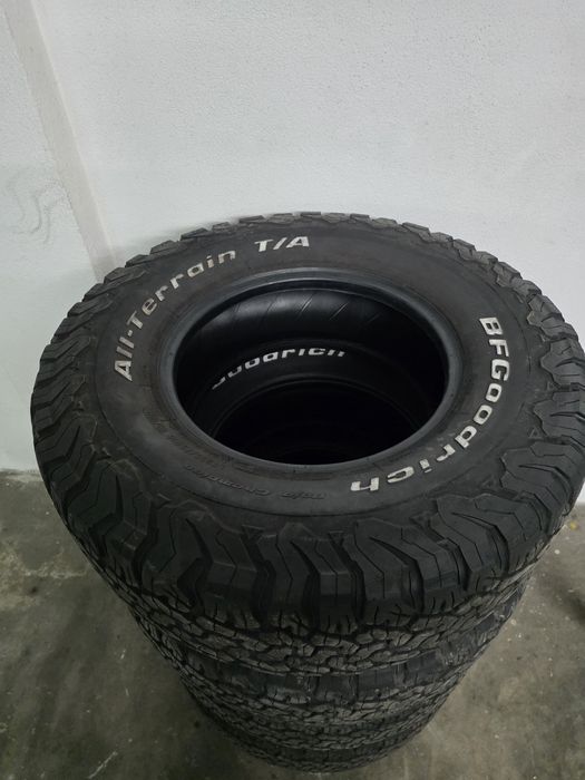 4 Pneus 265/75R16 BFGoodrich All-Terrain K02