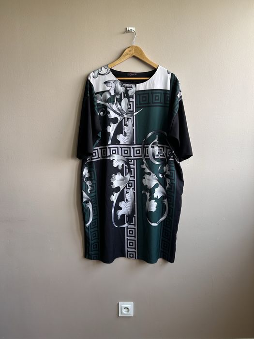 Luźna sukienka w kwiaty, elegancka, z krótkim rękawem – rozmiar 5XL.