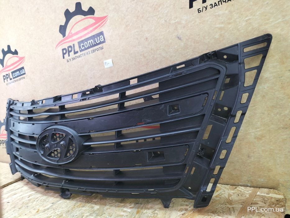Hyundai H-1 H1 2014-2017 рестайлинг решетка радиатора 86561-4H500