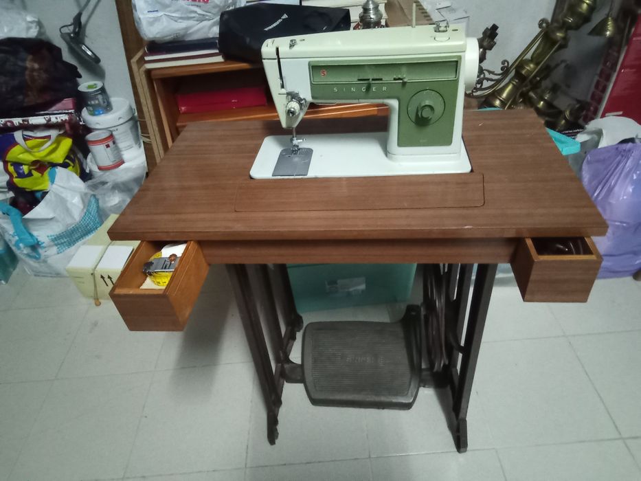 Máquina de costura singer
