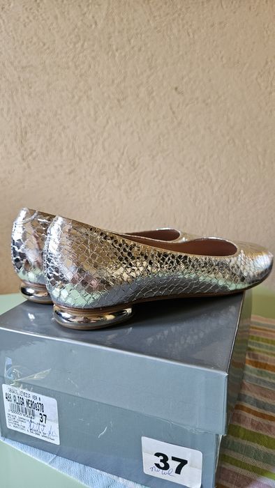Venezia eksluzywne półbuty damskie lakier skóra rozmiar 37. Made in Italy.