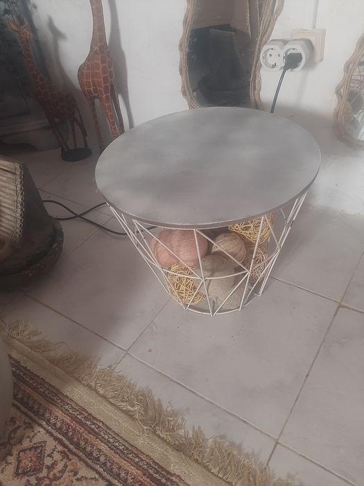 Mesinha de apoio