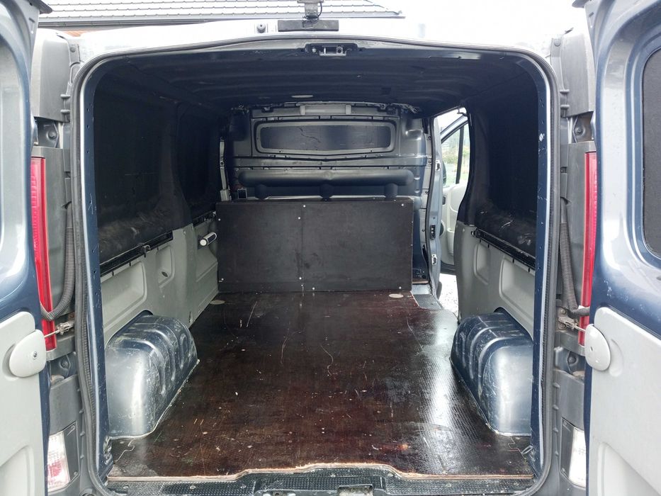 Renault Trafic 2.5 DCI 145 KM