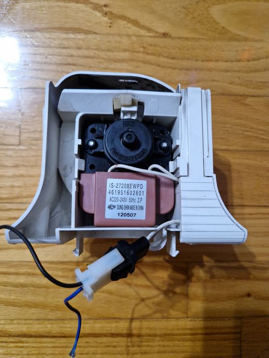 Вентилятор обдуву холодильника