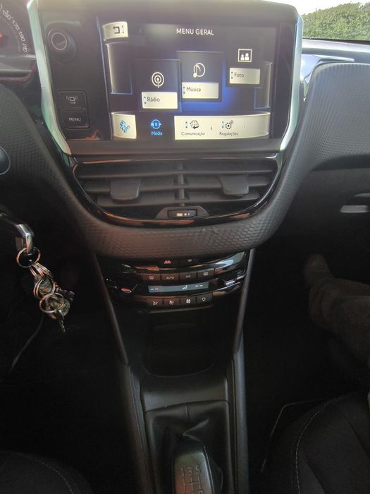 Peugeot 208 1.6 hdi