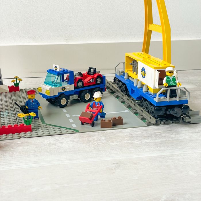 Lego 4555 Cargo Station 1995 Completo e com Extra Parts