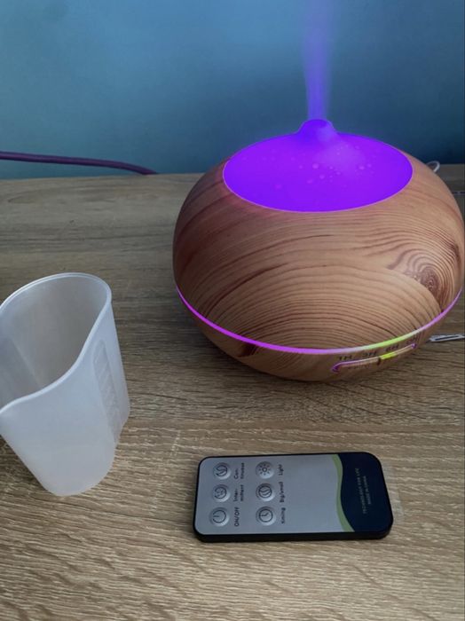 Nowy nawilżacz powietrza ultradźwiękowy z funkcją aromaterapii i led