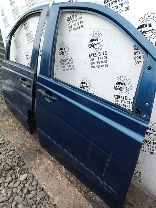Двері передні праві, ліві Mercedes Vito W639 viano сині