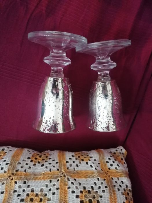 Castiçais E jarra de vidro para desocupar