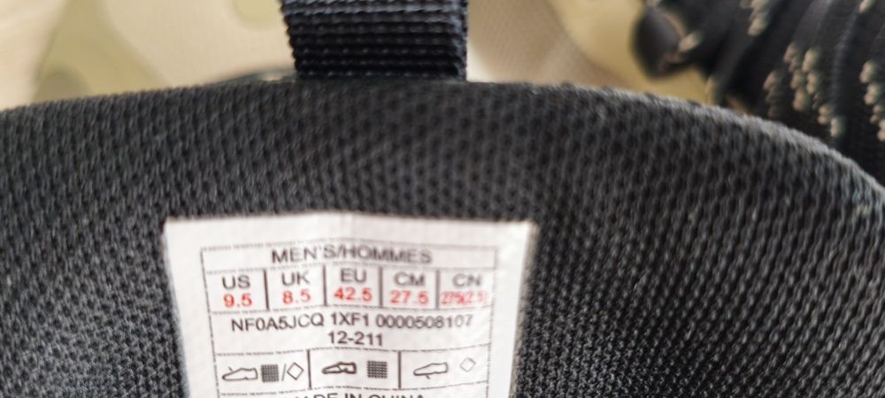 Nowe oryginalne buty The North Face Futurelight