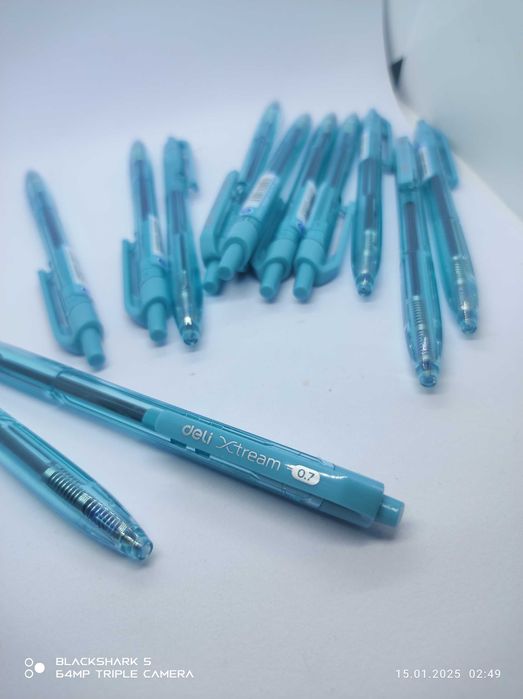 11 szt. Długopis Deli Xtream 0,7 mm.