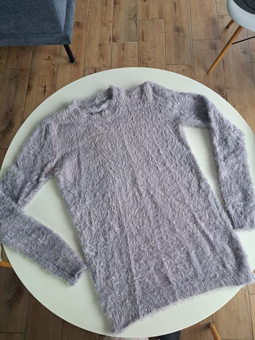 Светри кофти теплі по 75 грн кожен