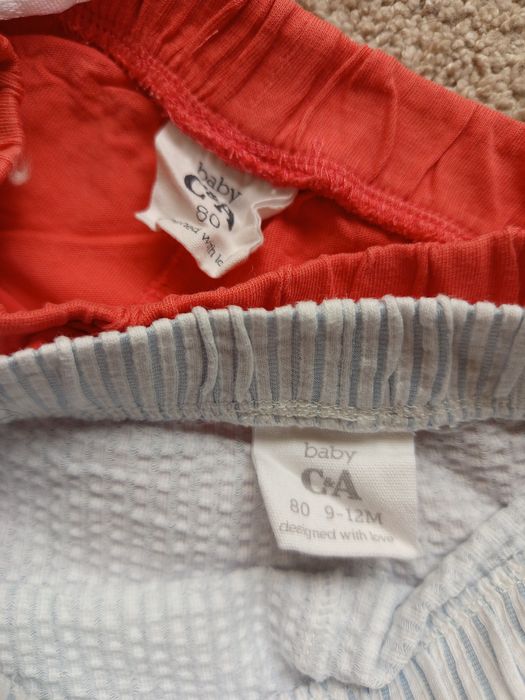 Conjunto de t-shirts e calções da C&A