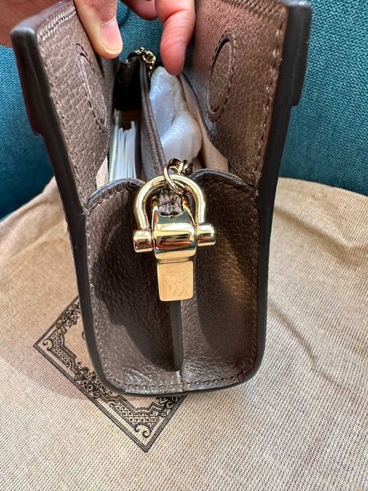 Gucci Ophidia Shoulder BagGG Supreme Medium Brown