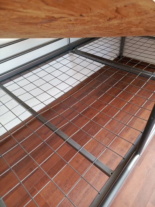 Łóżko jednoosobowe