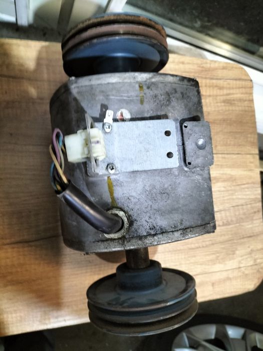 Silnik elektryczny .
