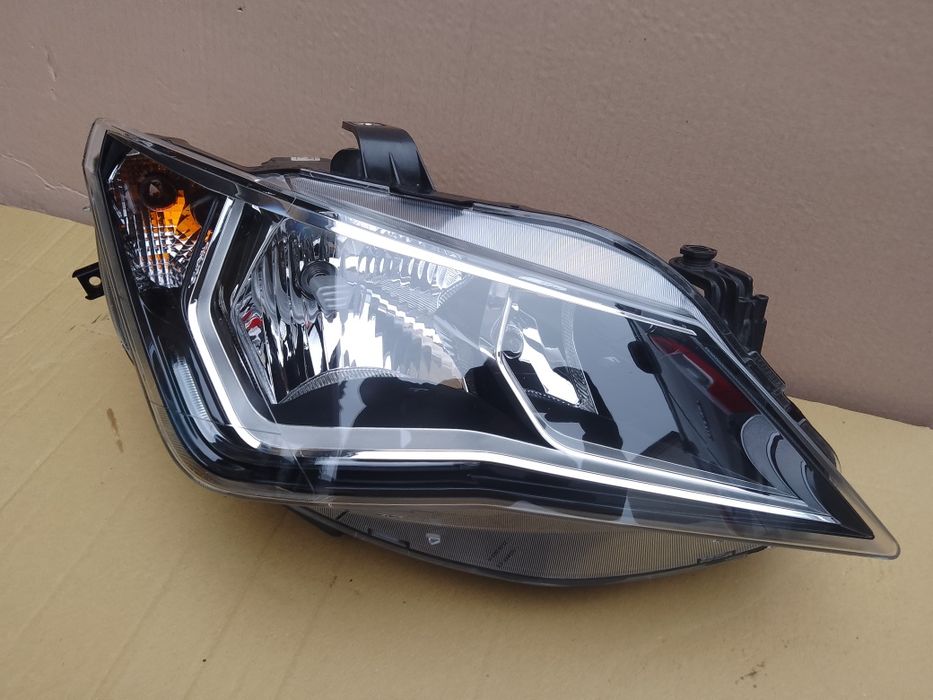 Lampa prawa seat Ibiza lift LED 6j1 Europa