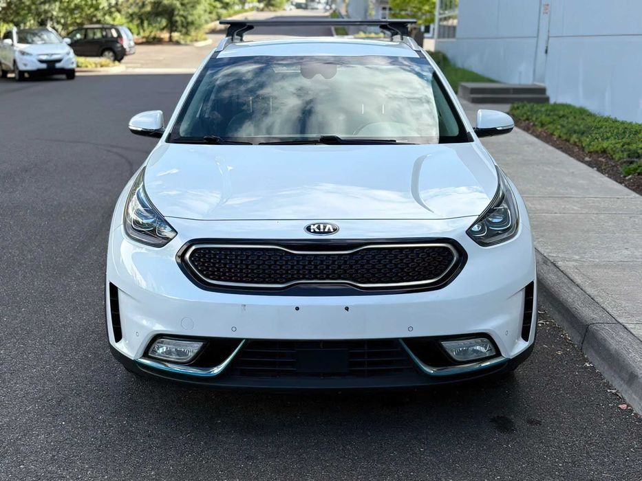 Kia Niro Hybrid      2018