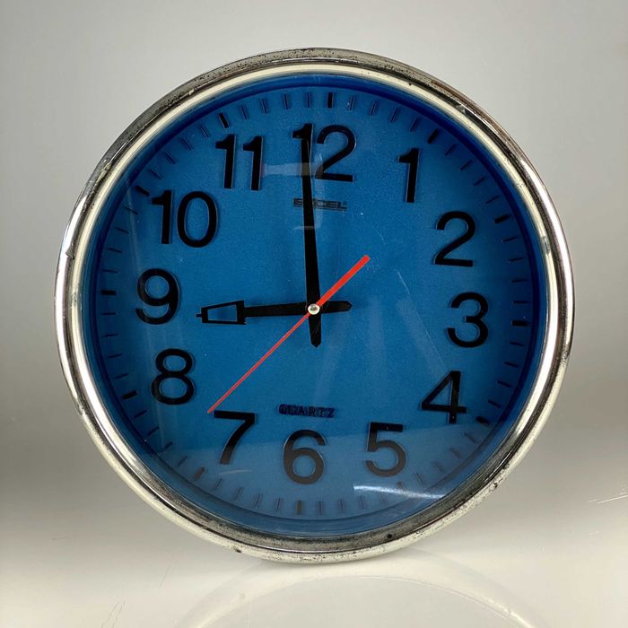 Relógio de Parede Retro Azul Aro Metálico