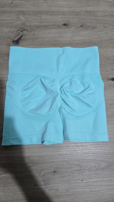 Nowe mietowe spodenki pushup S