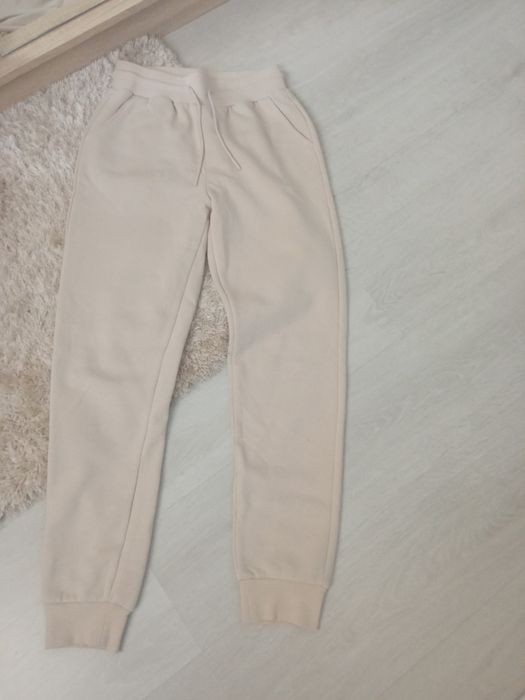 Zestaw ubrań 36/38 paka