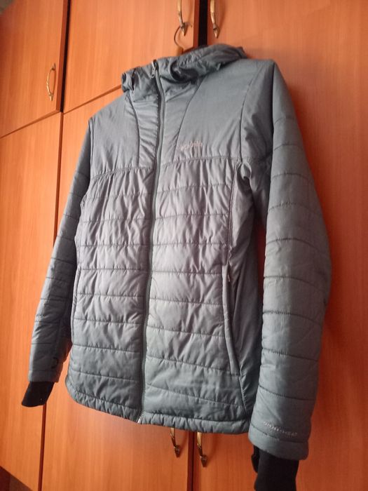 Спортивна осіння куртка