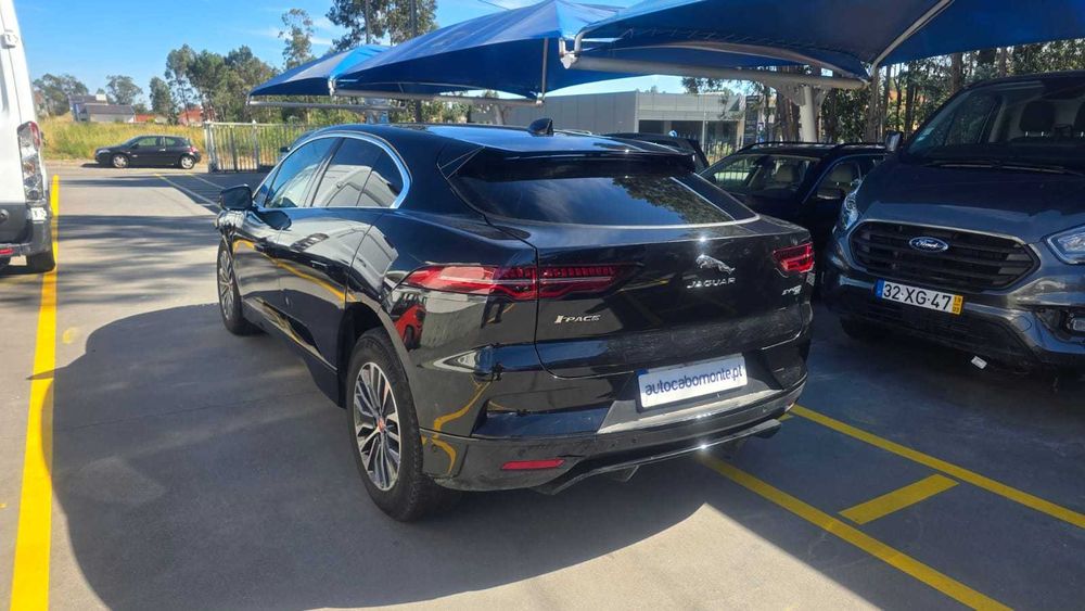Jaguar I-Pace EV400 AWD   -   Salvado