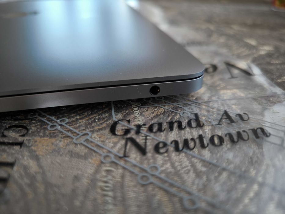 MacBook Pro 2017 A1708 8/256GB