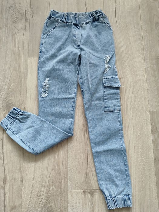 Spodnie jeansy 152