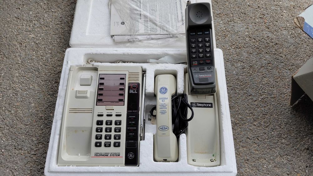 Telefones de colecção completos na caixa