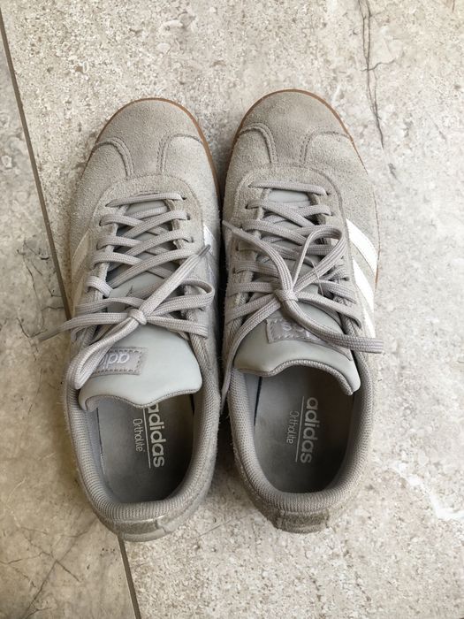 Кеди жіночі низькі adidas 37 розміру (замшеві)