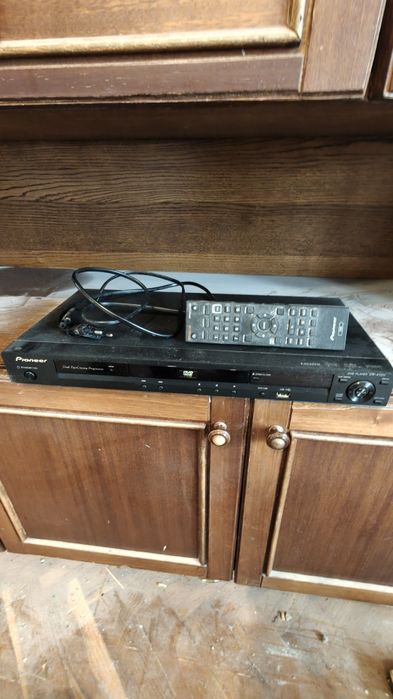 DVD-плеер Pioneer DV-410V