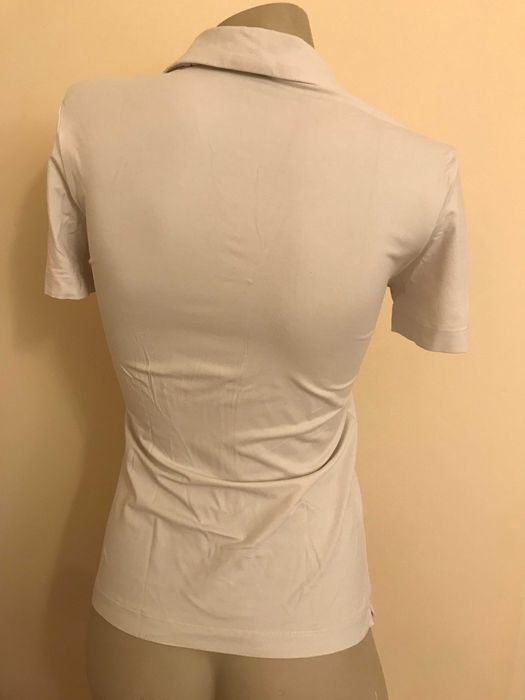 biała koszulka marki Chervò