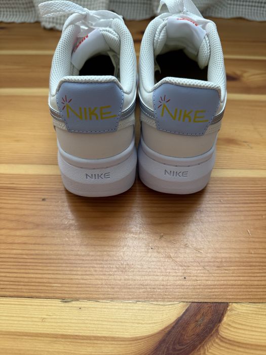 Жіночі кеди Nike