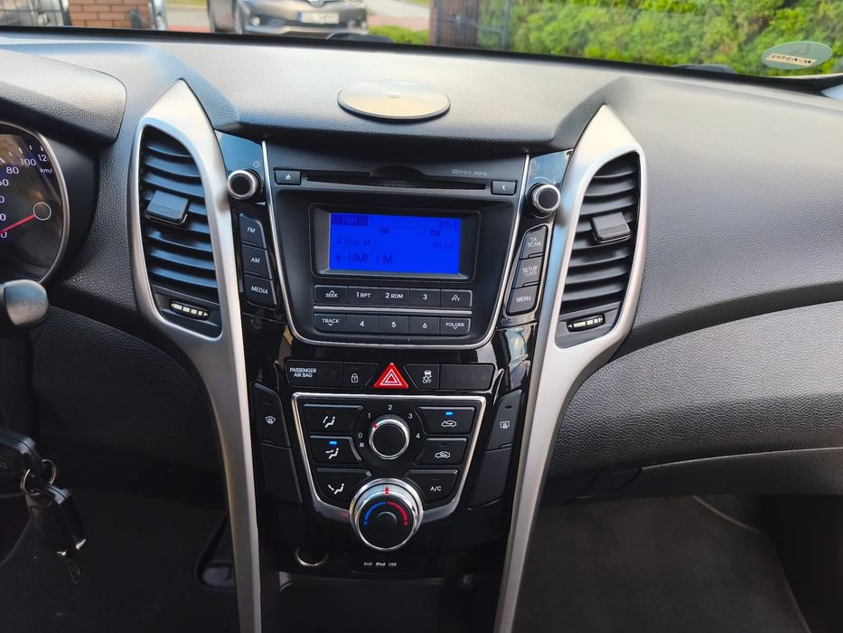 Hyundai I30 1.6 benzyna 135KM Klimatyzacja / Parktronic tył/ LED