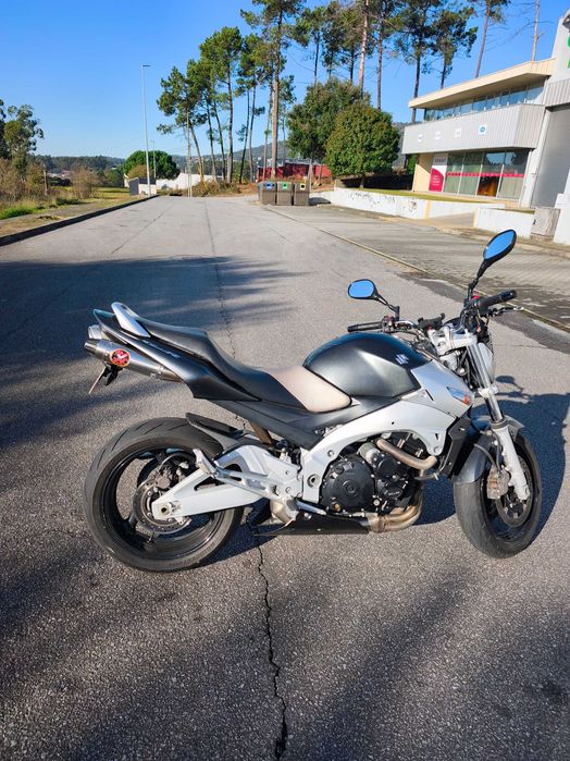 Vendo Suzuki GSR 600