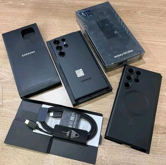 Samsung Galaxy S23 Ultra com 12 meses de garantia
