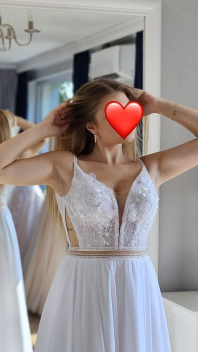 Suknia ślubna biała z welonem