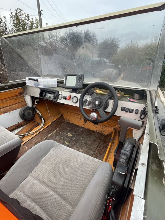 Продам лодку Крим з двигуном Honda 30 4х тактний