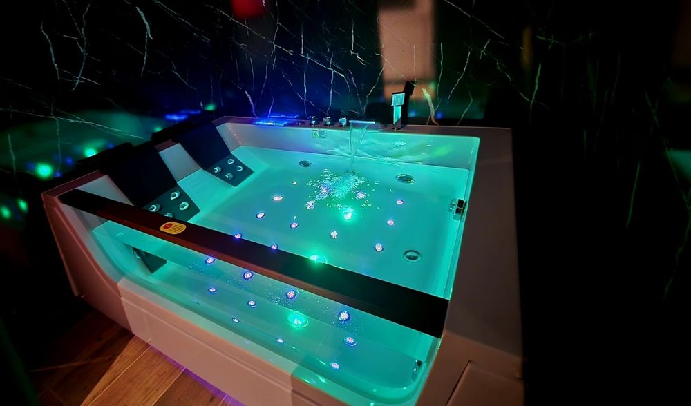 Apartament z jacuzzi/wanna/studio fotograficzne